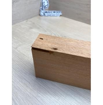 Махагон Африканский Кая, заготовка грифа, Радиал А, 46,5х100х805 мм (уценка - сучки)-1