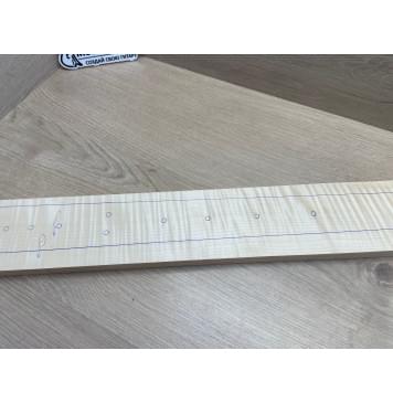 Клён Белый Явор, Волнистый заготовка грифа для электрогитары Радиал АА Волна ААА 21х82х725 мм (Уценка-два сучка на пятке грифа с одной стороны)-4