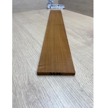 Клён Волнистый Печёный 180гр заготовка накладки для электрогитары Радиал АА Волна А 8х75х565 мм-3