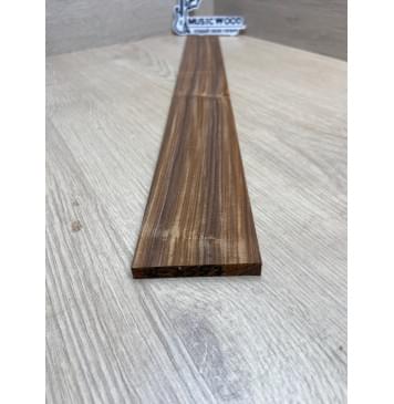Палисандр Бразильский Сантос заготовка накладки для электрогитары Радиал А 8х64-56х517 мм (уценка - сучки)-4