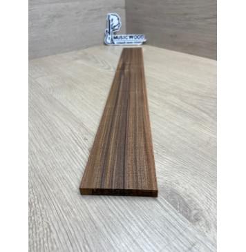 Палисандр Бразильский Сантос заготовка накладки для электрогитары Радиал А 8,5х68-56х510 мм (уценка - сучки)-3