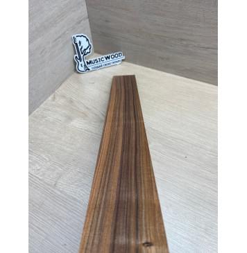 Палисандр Бразильский Сантос заготовка накладки для электрогитары Радиал А 9х64-59х547 мм (уценка - сучки)-13
