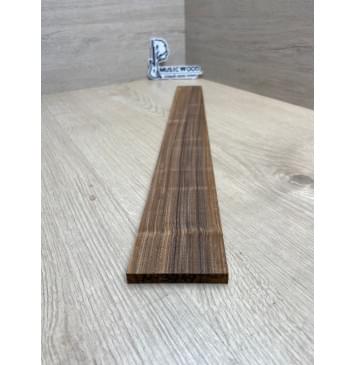 Палисандр Бразильский Сантос заготовка накладки для электрогитары Радиал А 9х68-54х517 мм (уценка - сучки)-3