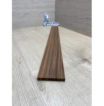 Палисандр Бразильский Сантос заготовка накладки для электрогитары Радиал А 9х67-54х547 мм (уценка - сучки)-4