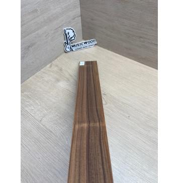 Палисандр Бразильский Сантос заготовка накладки для электрогитары Радиал А 9х65-52х509 мм (уценка - сучки)-11