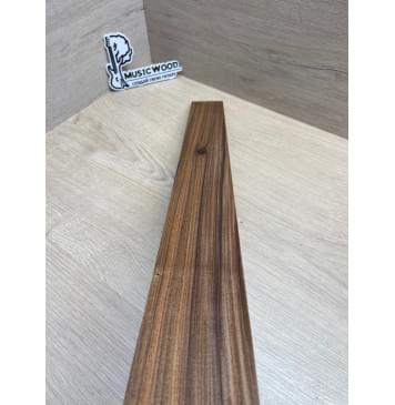 Палисандр Бразильский Сантос заготовка накладки для электрогитары Радиал А 8х71-54х573 мм (уценка - сучки)-4