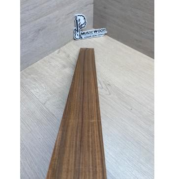 Палисандр Бразильский Сантос заготовка накладки для электрогитары Радиал А 8х70-51х542 мм (уценка - сучки)-3