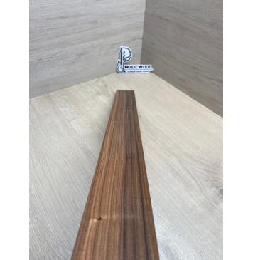 Палисандр Бразильский Сантос заготовка накладки для электрогитары Радиал А 8х68-59х630 мм (уценка - сучки)-3