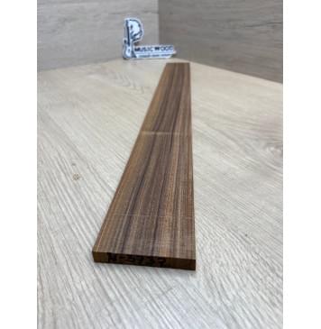 Палисандр Бразильский Сантос заготовка накладки для электрогитары Радиал А 9х62-54х529 мм (уценка - сучки)-7