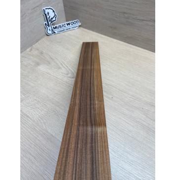 Палисандр Бразильский Сантос заготовка накладки для электрогитары Радиал А 9х62-54х529 мм (уценка - сучки)-2
