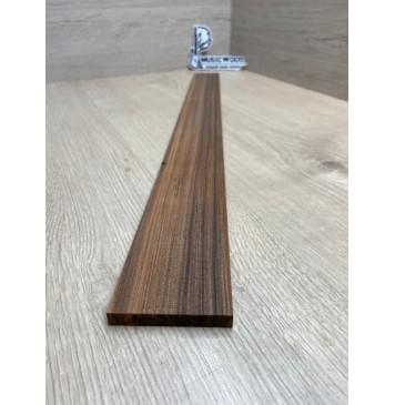 Палисандр Бразильский Сантос заготовка накладки для электрогитары Радиал А 9х68-55х630 мм (уценка - сучки)-1