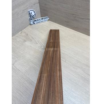 Палисандр Бразильский Сантос заготовка накладки для электрогитары Радиал А 8х66-57х527 мм (уценка - сучки)-11