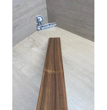 Палисандр Бразильский Сантос заготовка накладки для электрогитары Радиал А 8х66-57х527 мм (уценка - сучки)-1