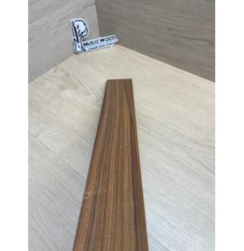 Палисандр Бразильский Сантос заготовка накладки для электрогитары Радиал А 9х65-55х547 мм (уценка - сучки)-4