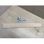 Фрезерованная накладка для электрогитары, Клен Белый, мензура 25,5" (647,7мм), 21 лад, 7х60-50х500мм, паз 0,6х3,5мм, Радиал АА, MusicWood