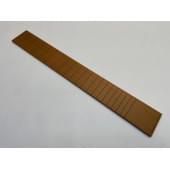 Фрезерованная накладка для классической гитары, Клён печёный 180 гр., мензура 650мм, 19 ладов, 7х70-55х500мм, паз 0,6х2мм, Радиал АА, MusicWood