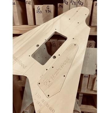 LTD ALEXI-600 SCYTHE + OFR, гриф на болтах, комплект шаблонов для фрезеровки гитары, фанера 8мм-11