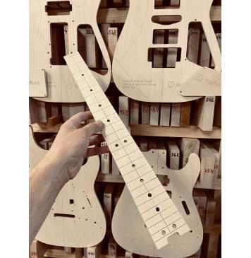 Charvel Guthrie Govan Signature MJ San Dimas® SD24 CM, полный комплект для фрезеровки гитары, фанера 8мм-3